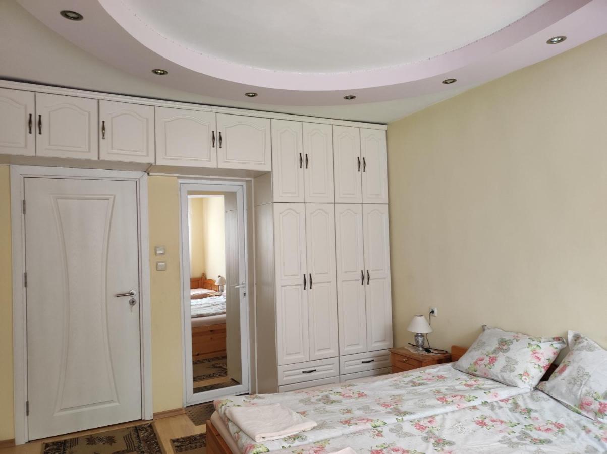 ולינגראד Family Hotel Velevi מראה חיצוני תמונה