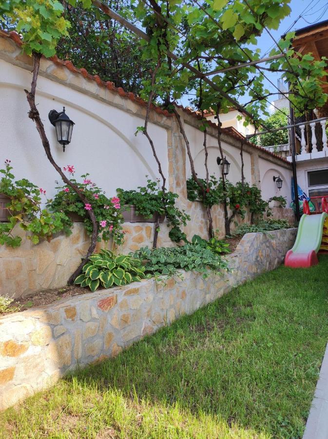 ולינגראד Family Hotel Velevi מראה חיצוני תמונה