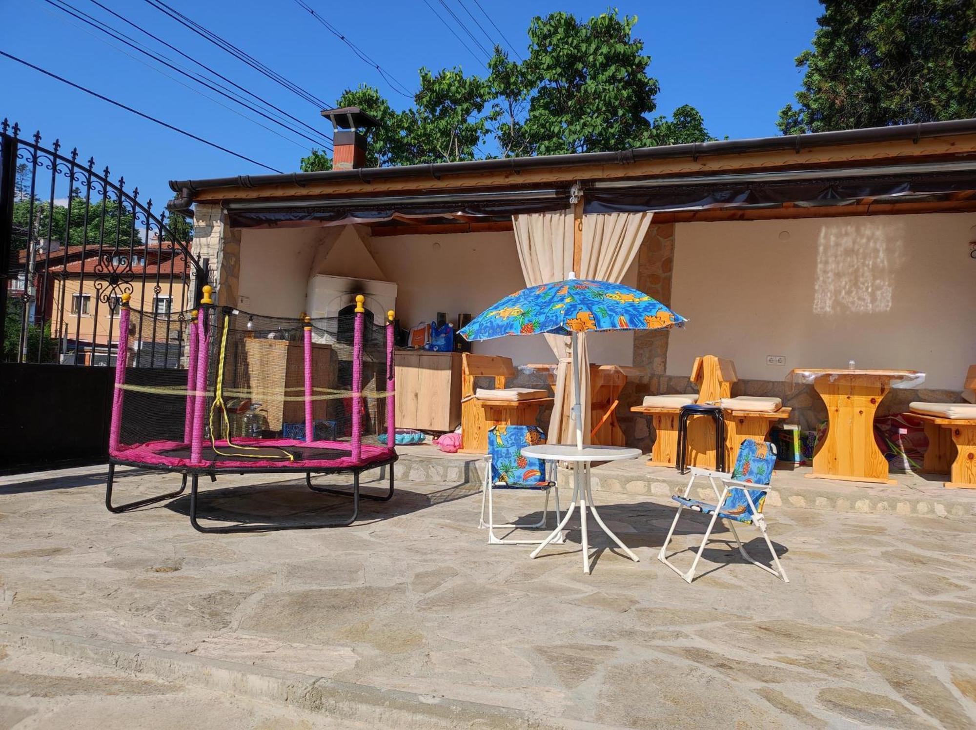 ולינגראד Family Hotel Velevi מראה חיצוני תמונה