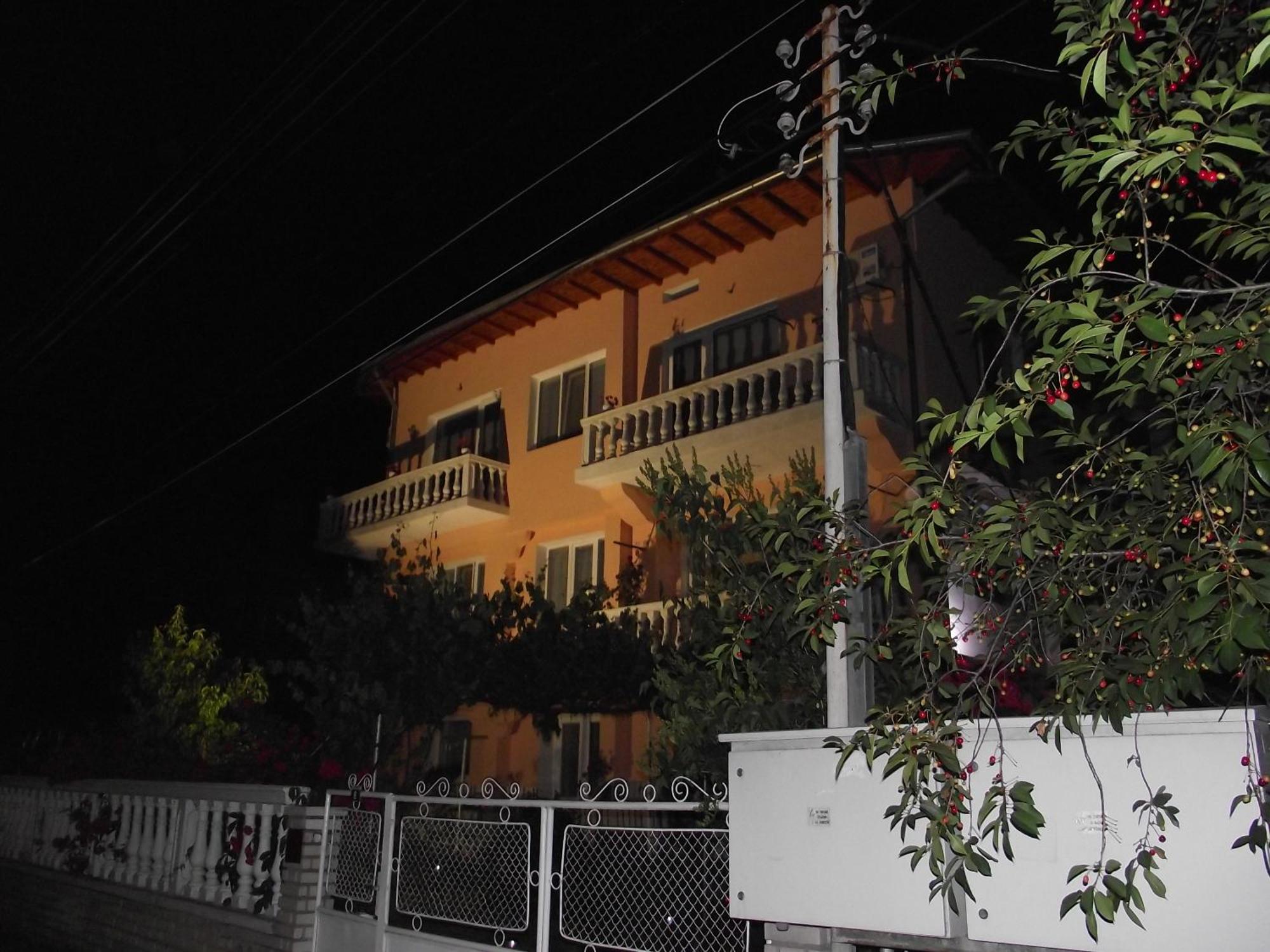 ולינגראד Family Hotel Velevi מראה חיצוני תמונה