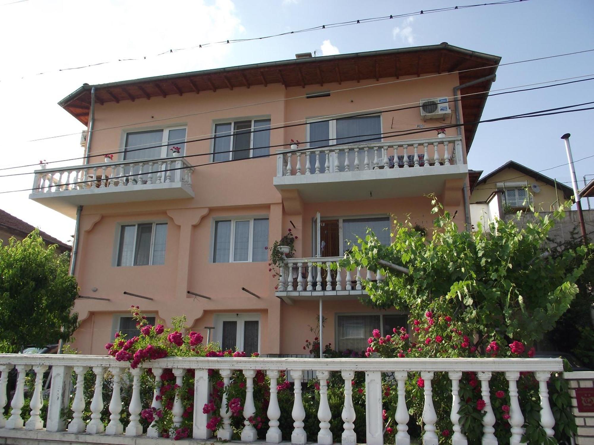 ולינגראד Family Hotel Velevi מראה חיצוני תמונה